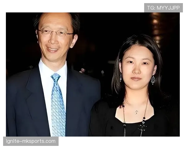 伏明霞当年跳水赚的钱，够她老公梁锦松打几辈子高尔夫？